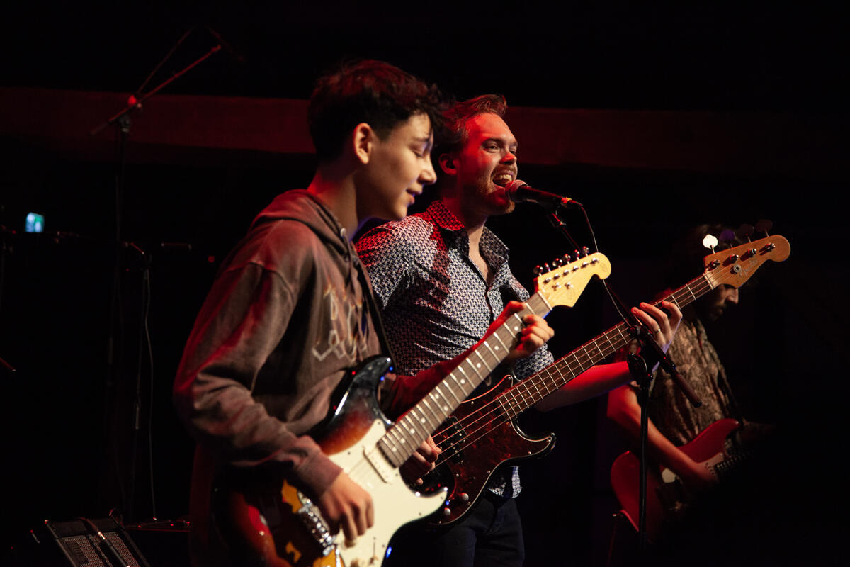 Dancing in the street - Mick Jagger / David Bowie