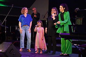 >Door de wind - Miss Montreal afbeelding