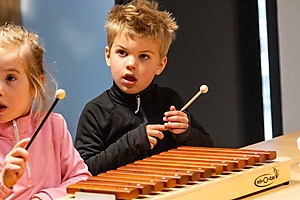 >Muziek op schoot (dreumes) afbeelding
