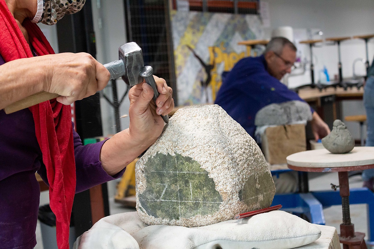 Zomerwerkweek beeldhouwen in hout of steen